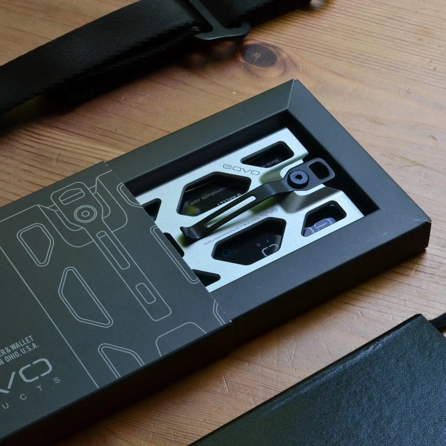 GPCA Carabiner X GOVO Wallet - GPCA