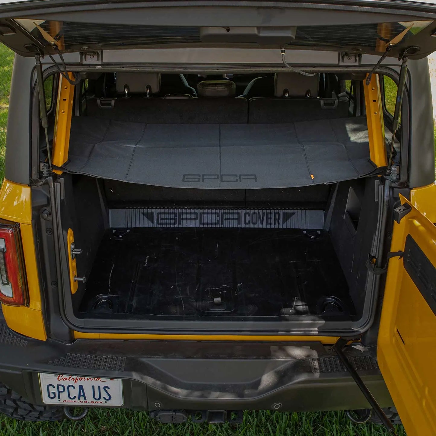 GPCA Ford Bronco Cargo Cover, dog fur protection