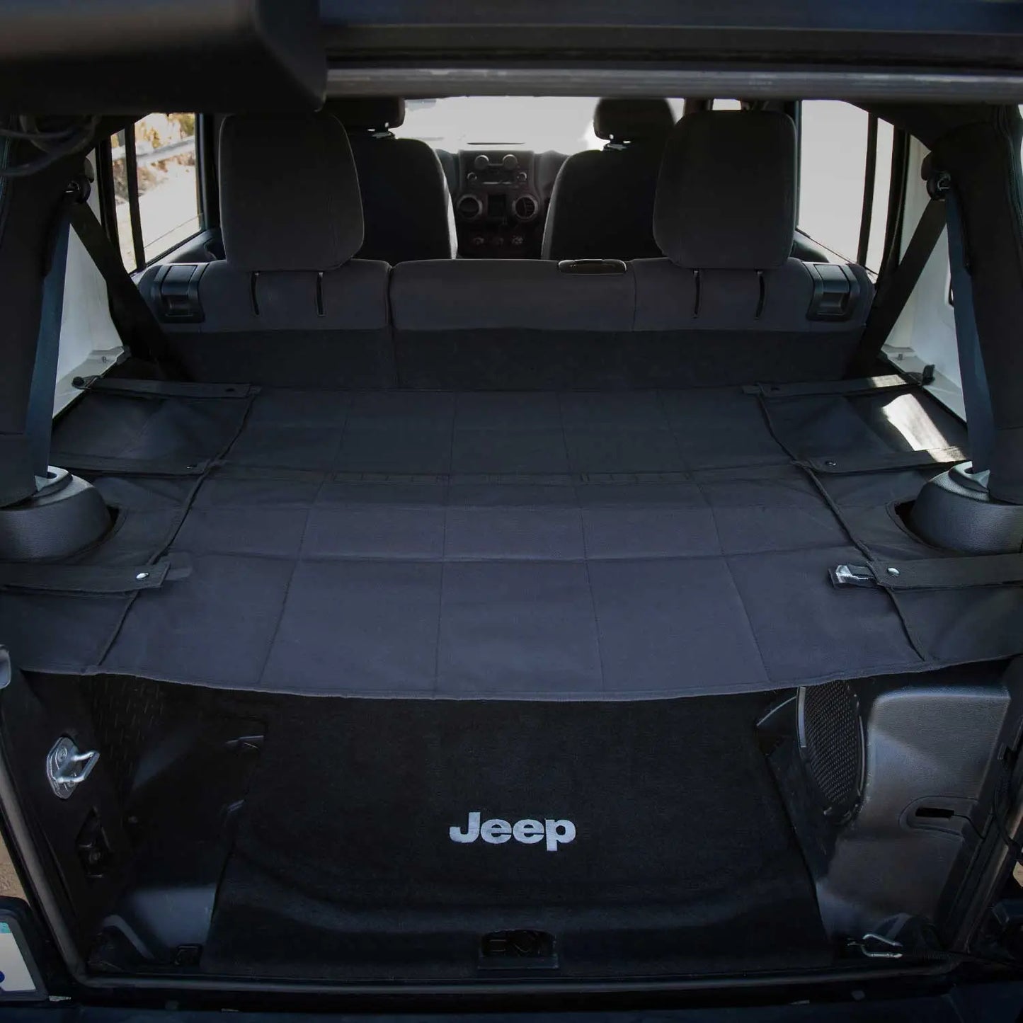 GPCA Jeep Wrangler 4DR cargo cover PRO